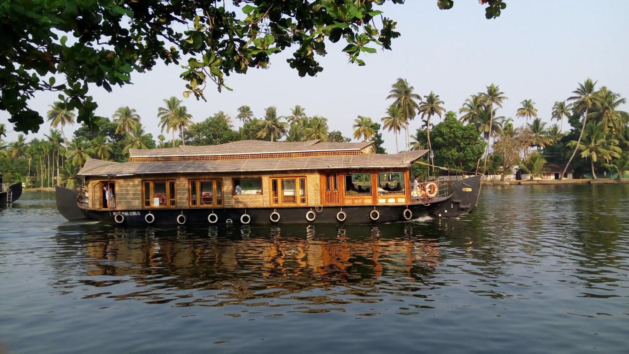 Sea Breeze * Alappuzha