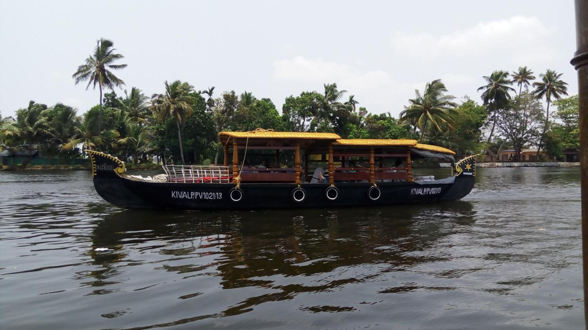 Sea Breeze * Alappuzha